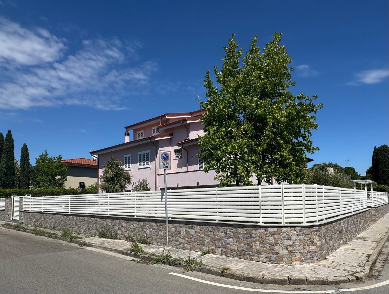 Recinzione residenziale a Pisa