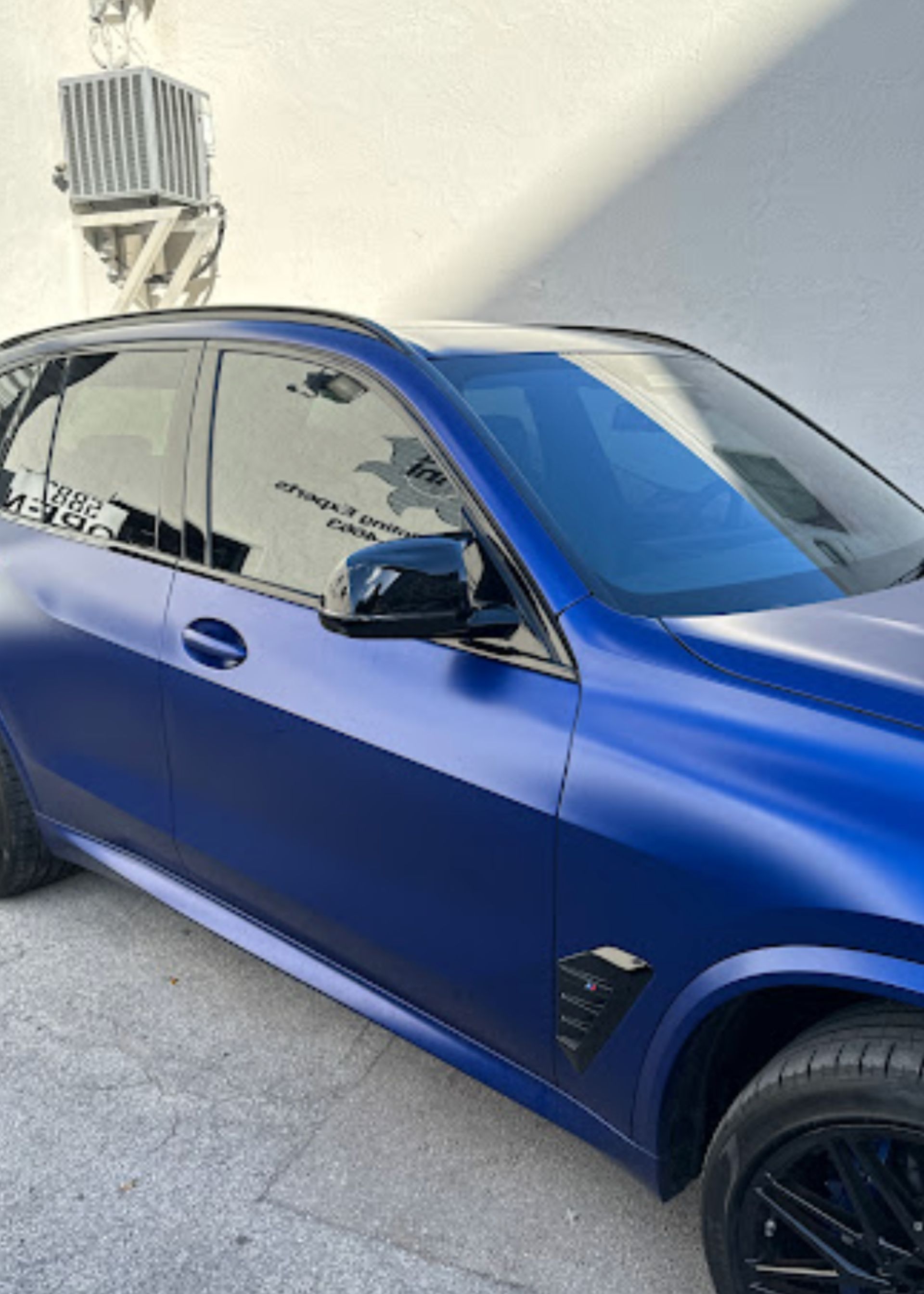 blue car