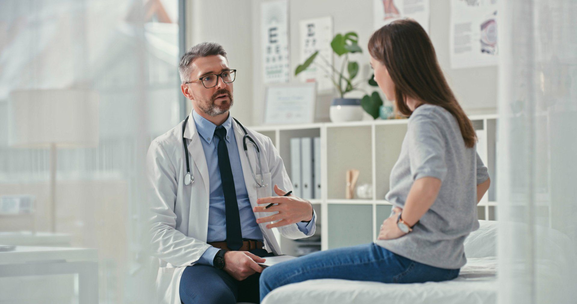 Physician Advises Patient | Rochester, NY | Ridgeview Medicine