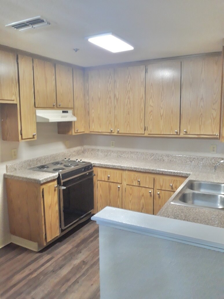 Hillgrove Creek Apartments