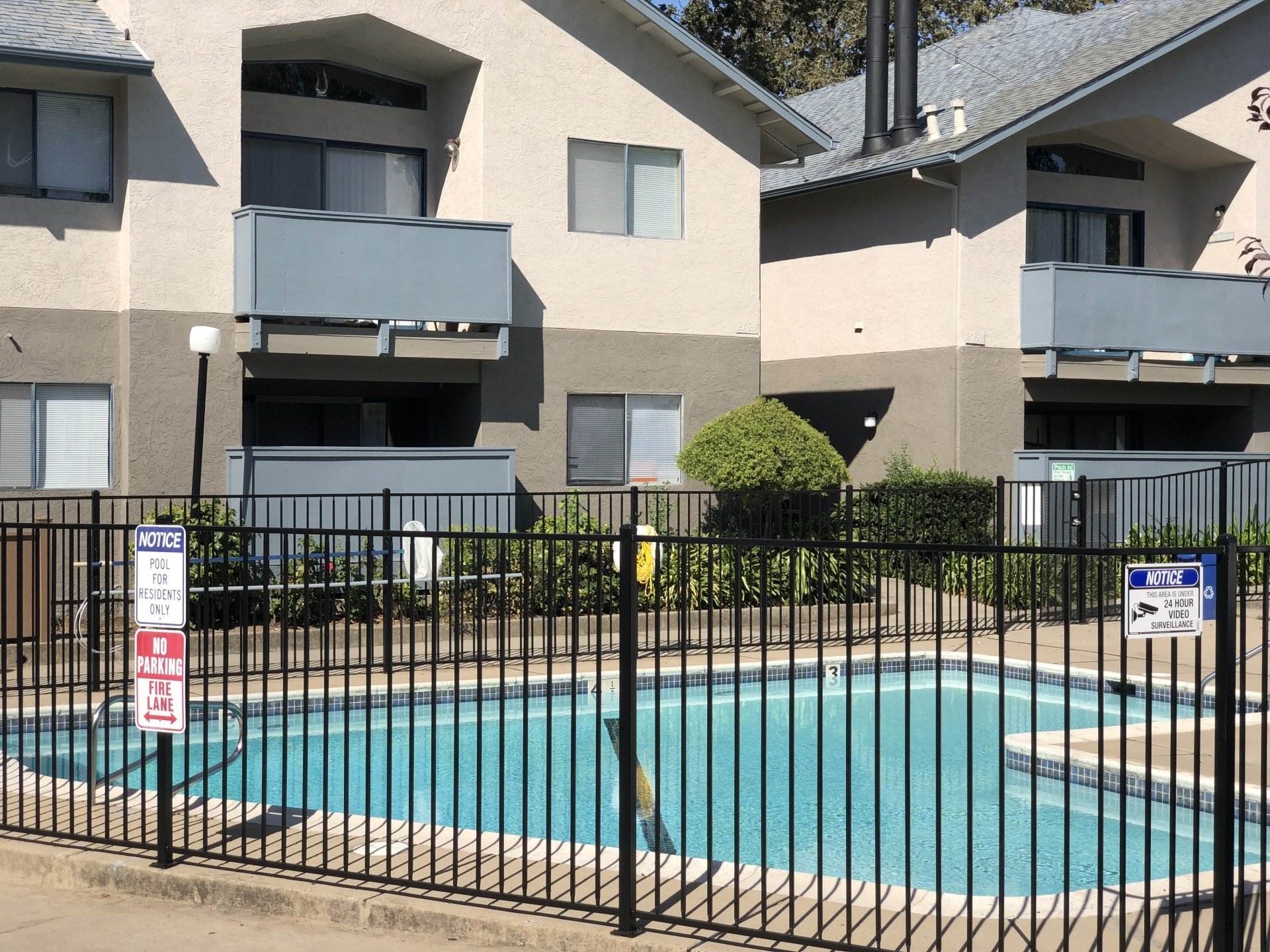 Hillgrove Creek Apartments