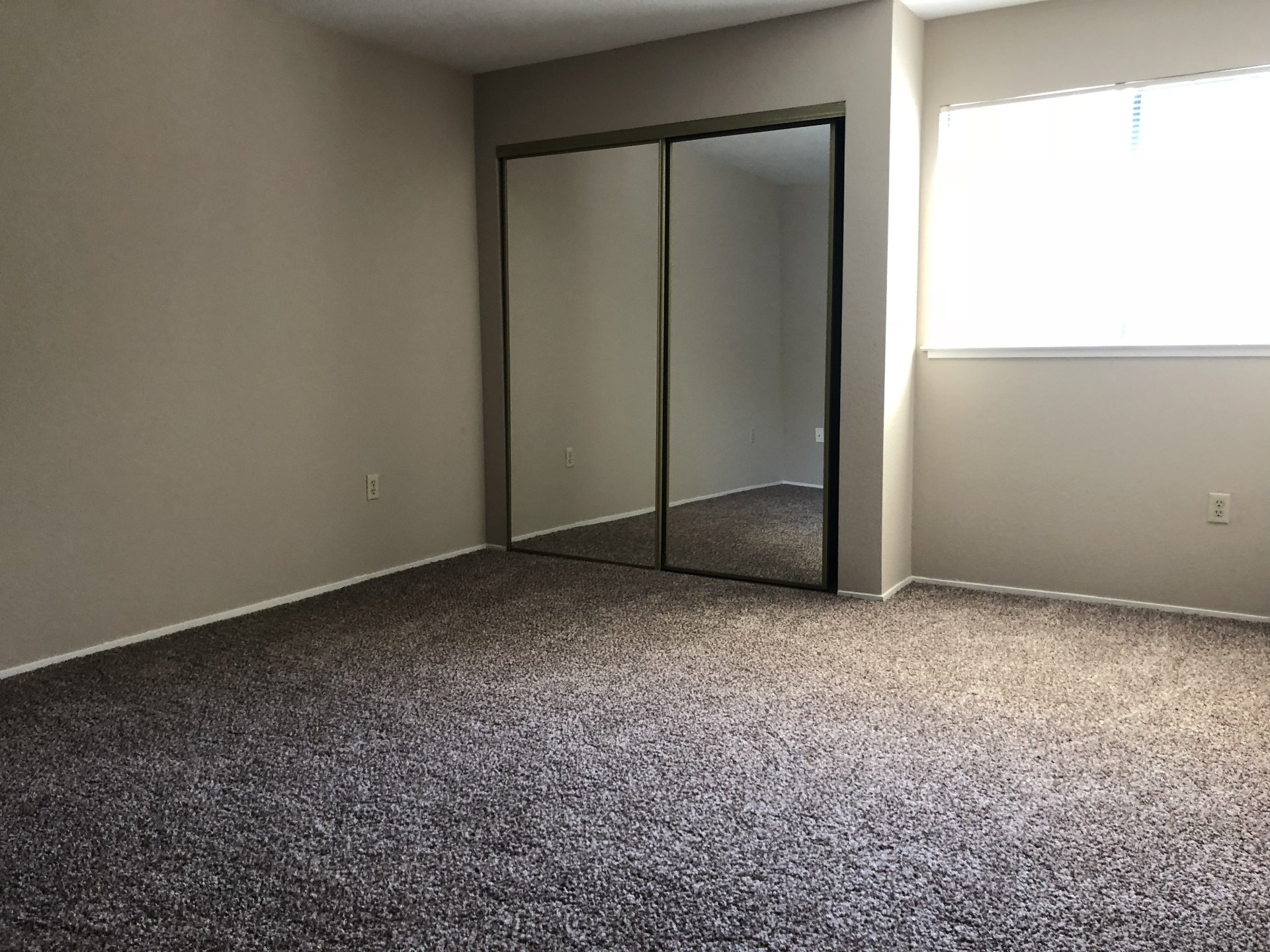 Hillgrove Creek Apartments