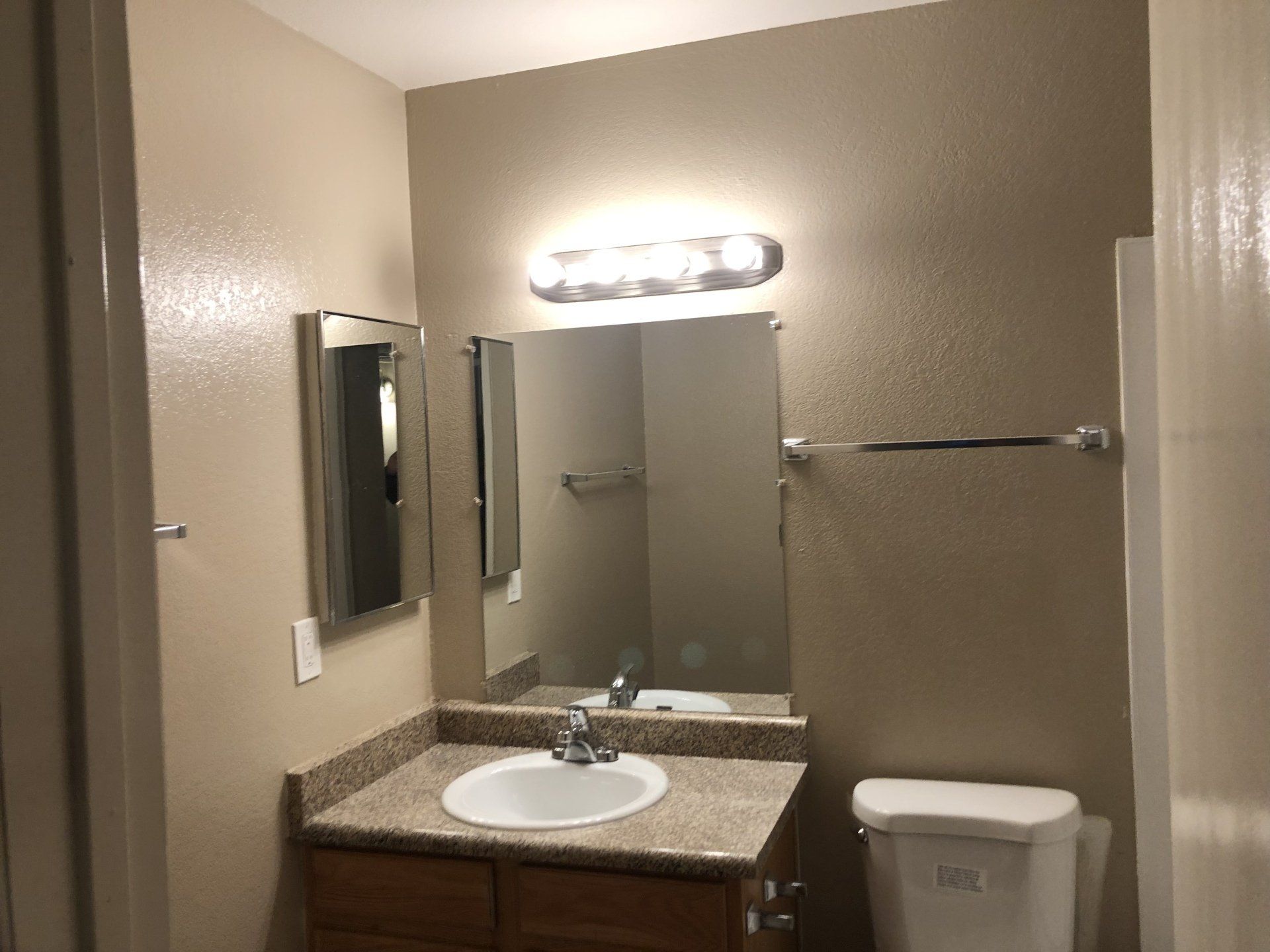 Madison Oaks bath