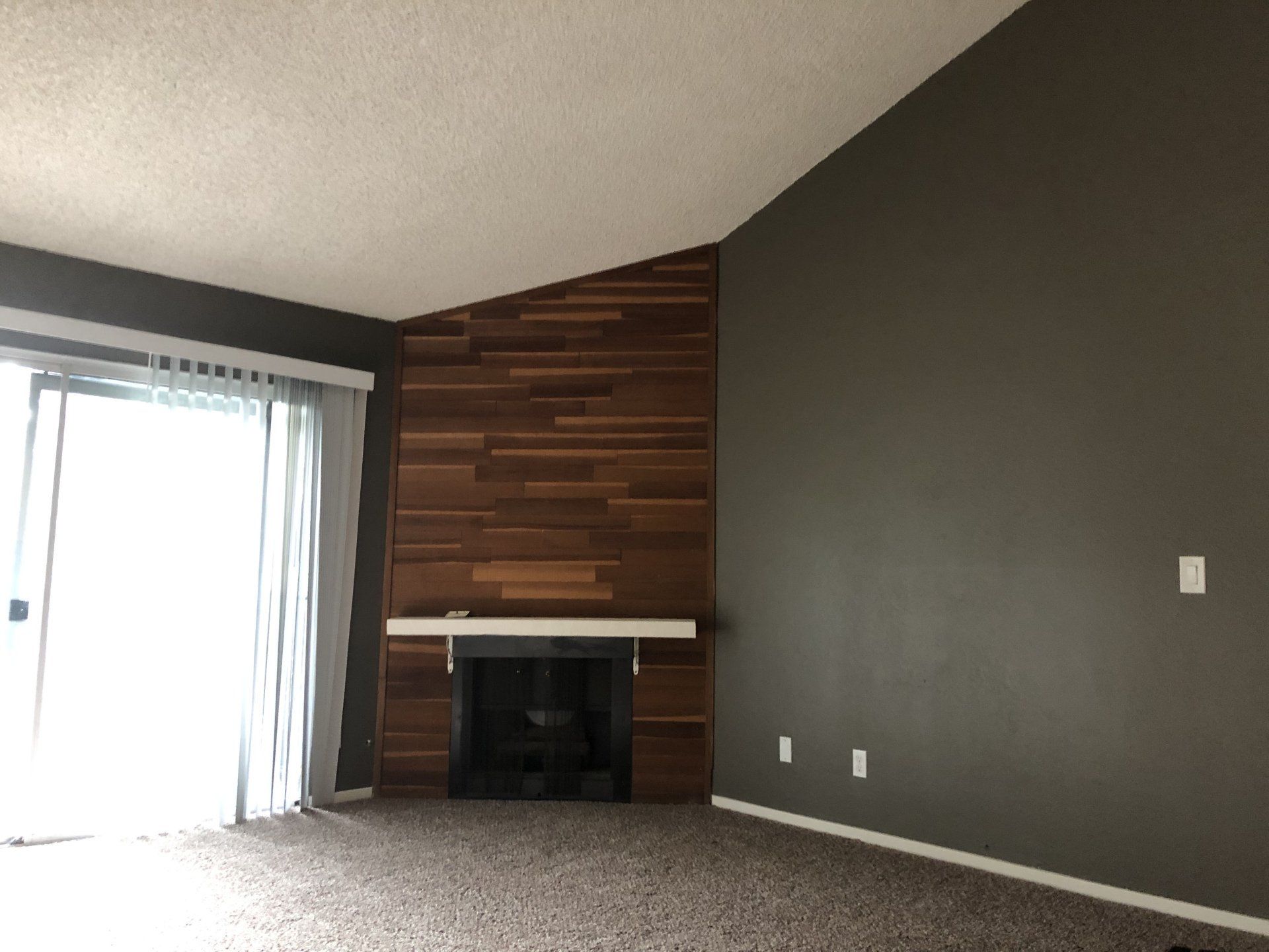 Madison Oaks livingroom