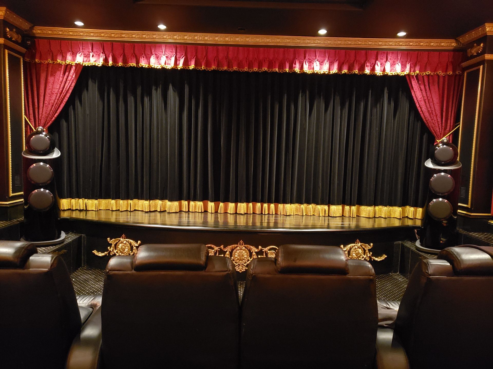 Custom Home Theatre 