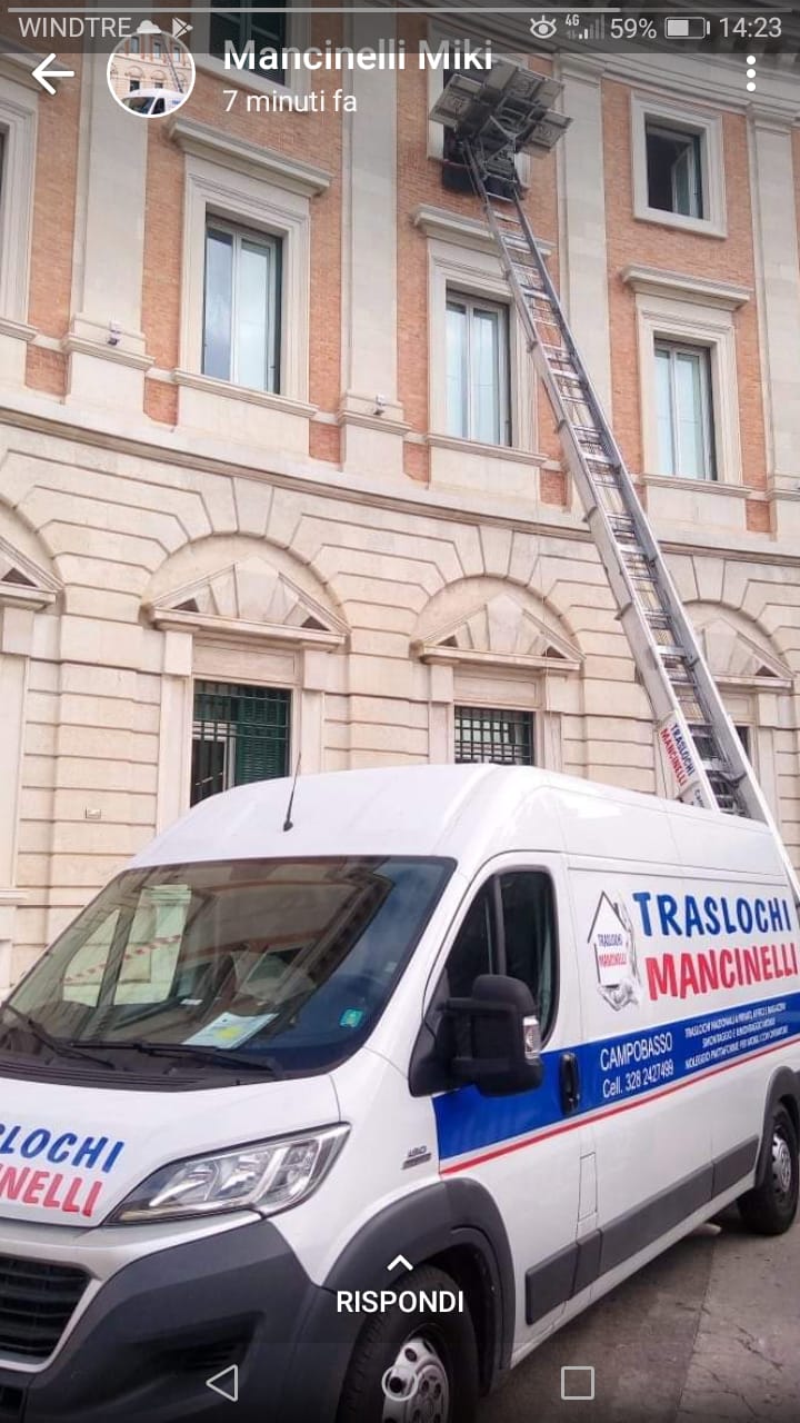 furgone con piattaforma aerea