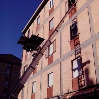 trasloco con ascensore elettronico