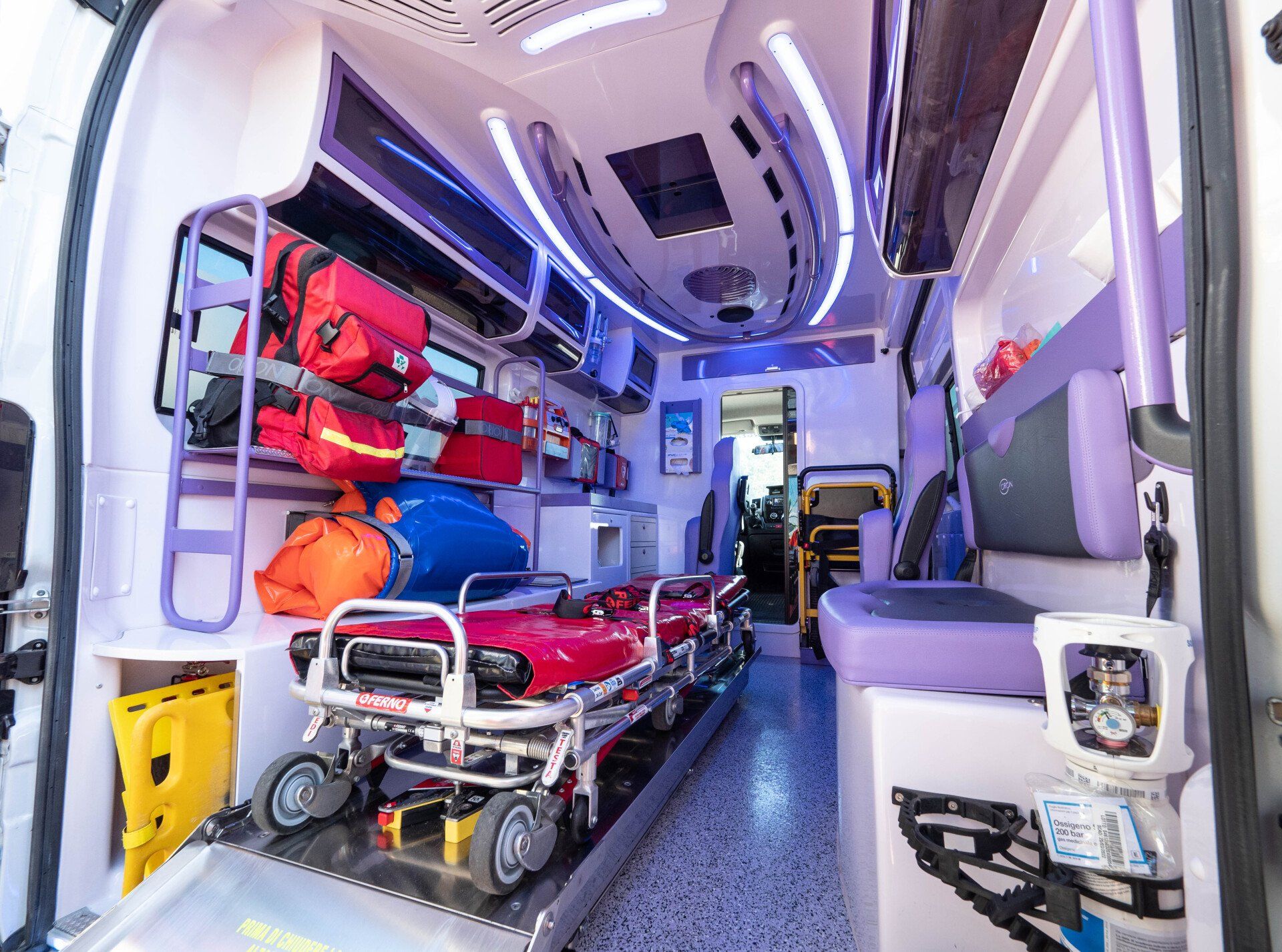 interno dell'autoambulanza