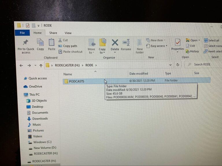 Windows File Explorer showing a selected folder and file details in a list view.