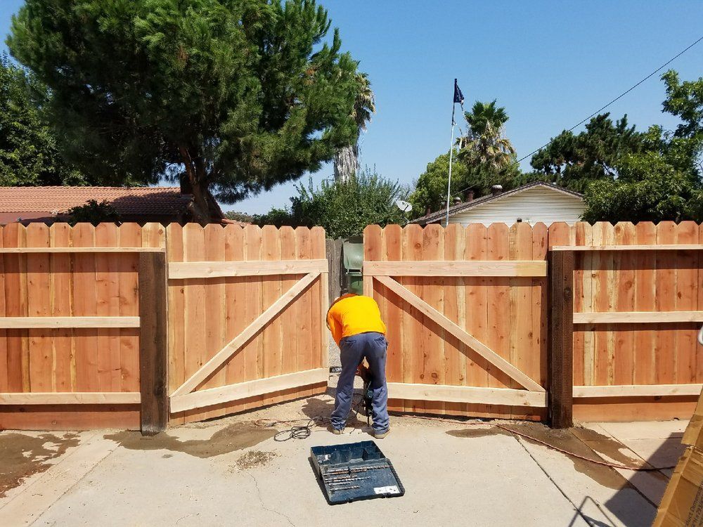 Wood Fences & Gates