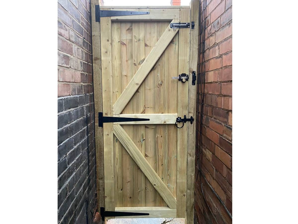 Garden Gates Cardiff Gate Installers J&Z Fencing Cardiff