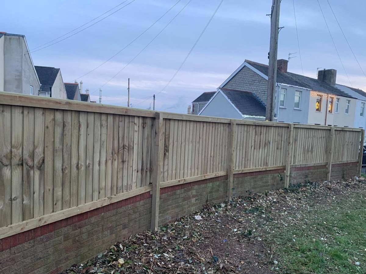 J&Z Fencing Penarth wall mounted wooden fencing