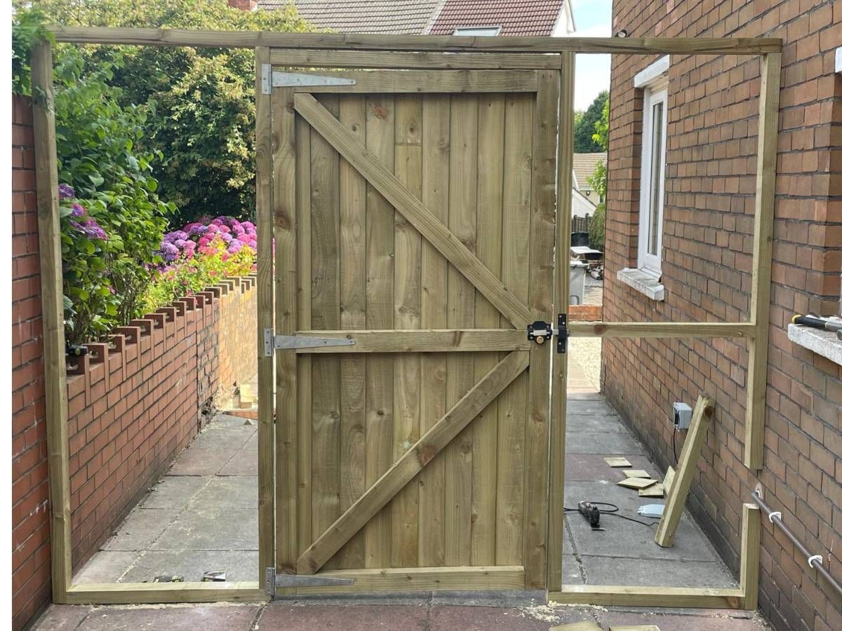 J&Z Fencing Cardiff wooden garden side gates