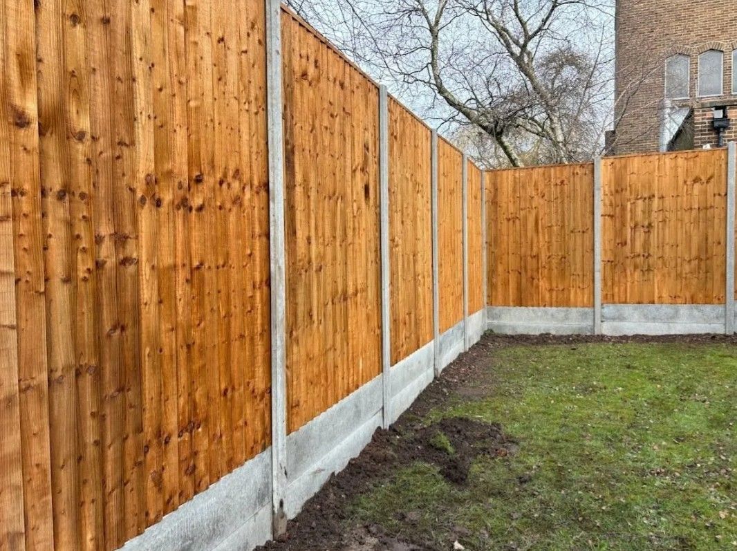 J&Z Fencing featheredge boards fencing with concrete posts and gravel boards in Adamsdown
