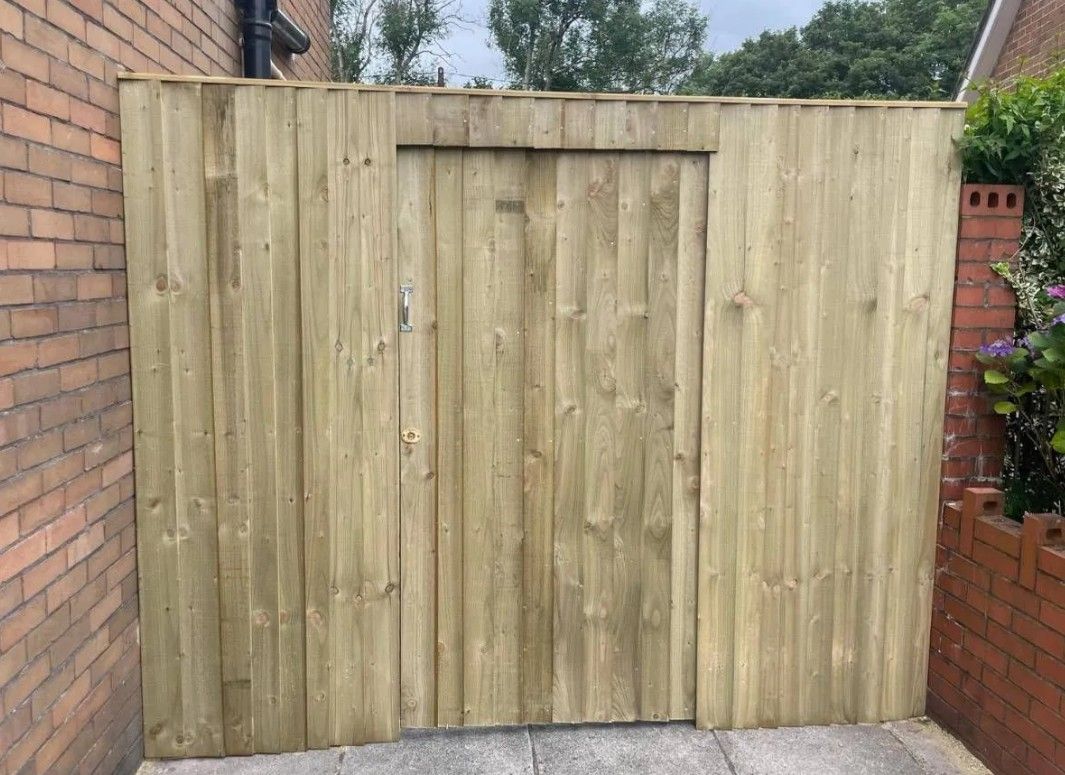 J&Z Fencing featheredge wooden side gate with panels in Caerphilly