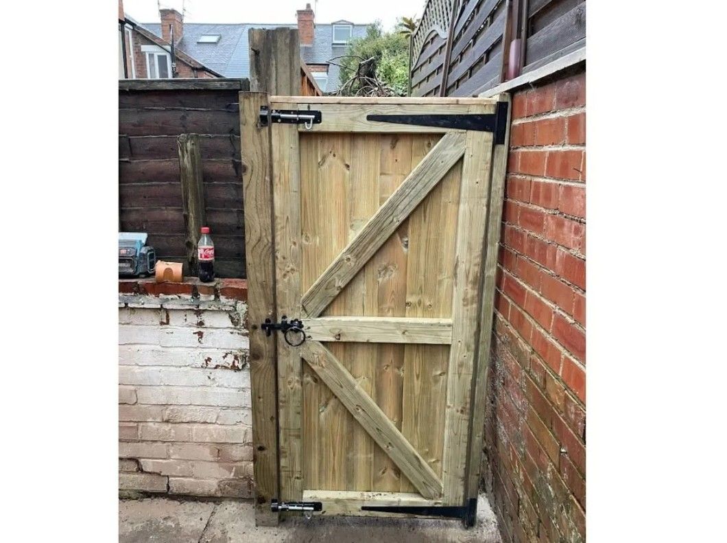 J&Z Fencing wooden garden gate in St Georges