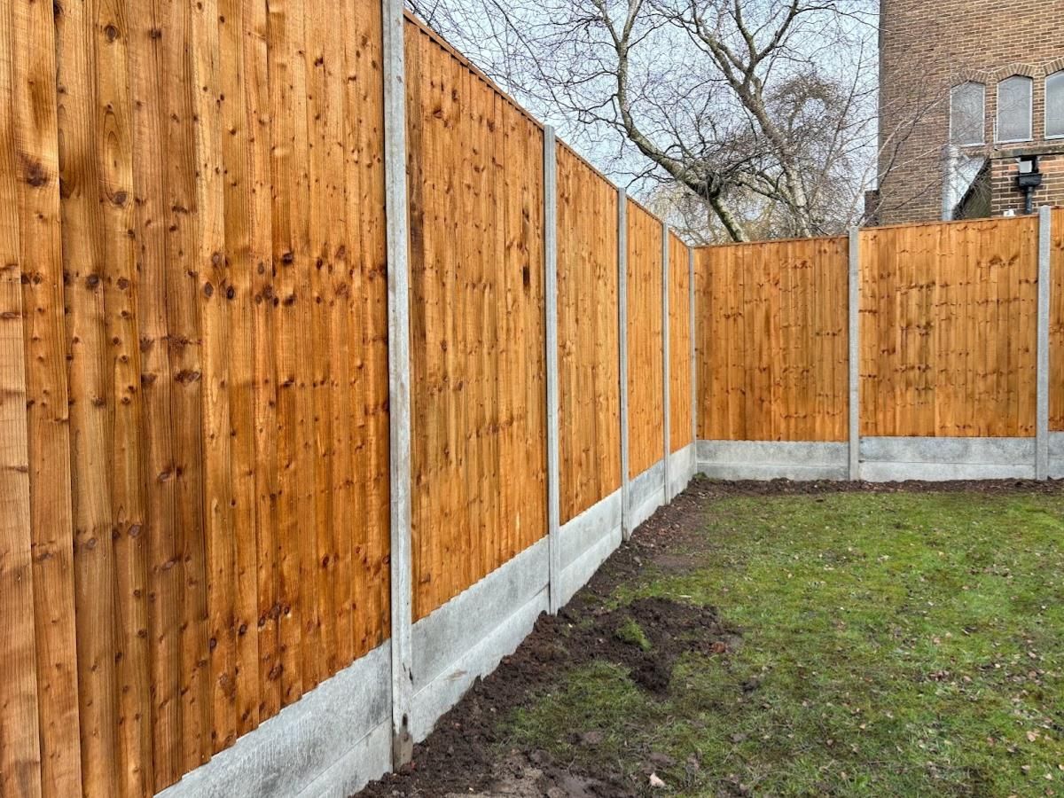 J&Z Fencing featheredge boards fencing with concrete posts and gravel boards in Sully