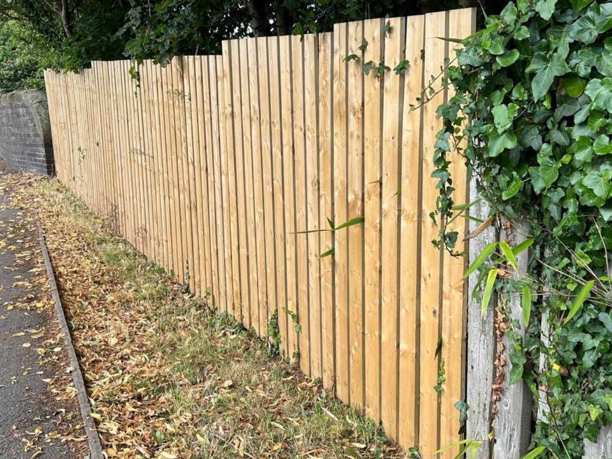 J&Z Fencing installed wooden garden fence Wenvoe