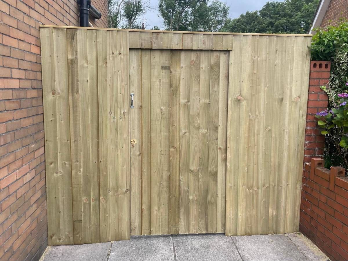 J&Z Fencing featheredge wooden side gate with panels in Sully