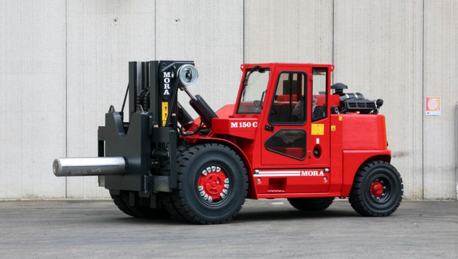 carrello elevatore con punzone