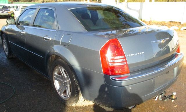 VB7054 2006 Chrysler — Urangan, QLD — Jeeepart Recyclers
