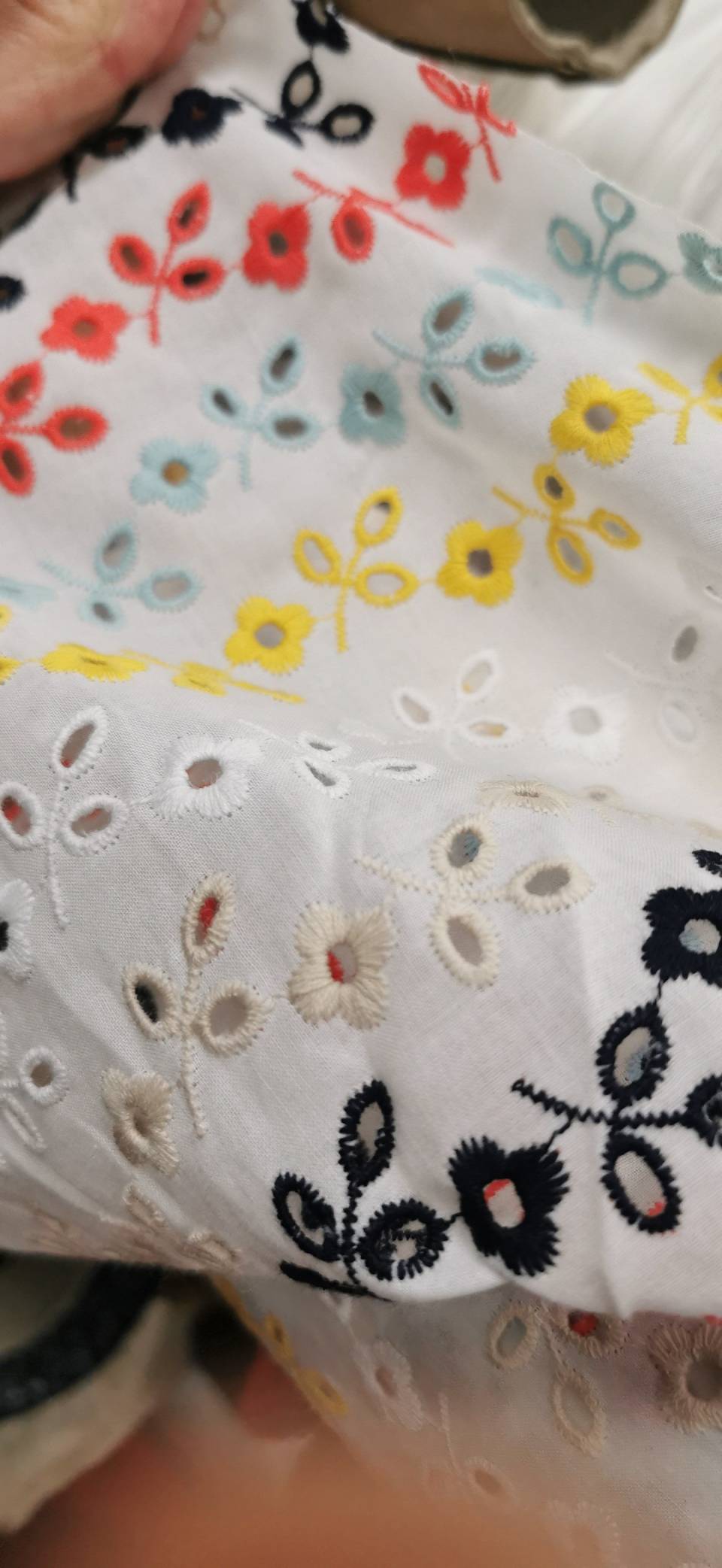Cotone ricamato