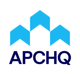 Le logo d'apchq est bleu et noir avec trois flèches.