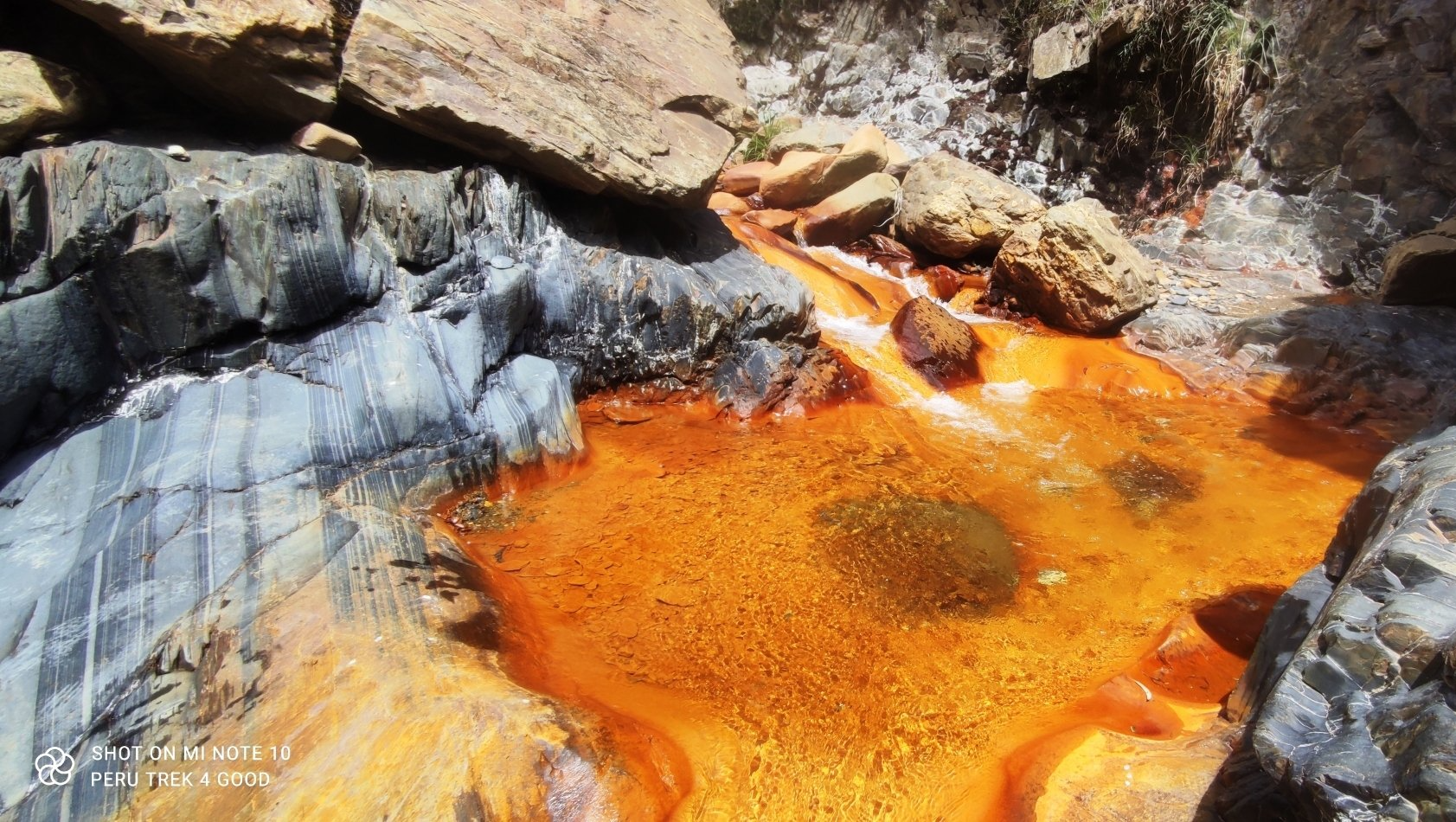 2 Colors Canyon Hikes 2 Colors Canyon Hikes