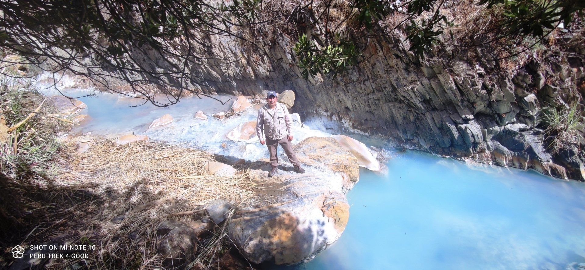 2 Colors Canyon Hike