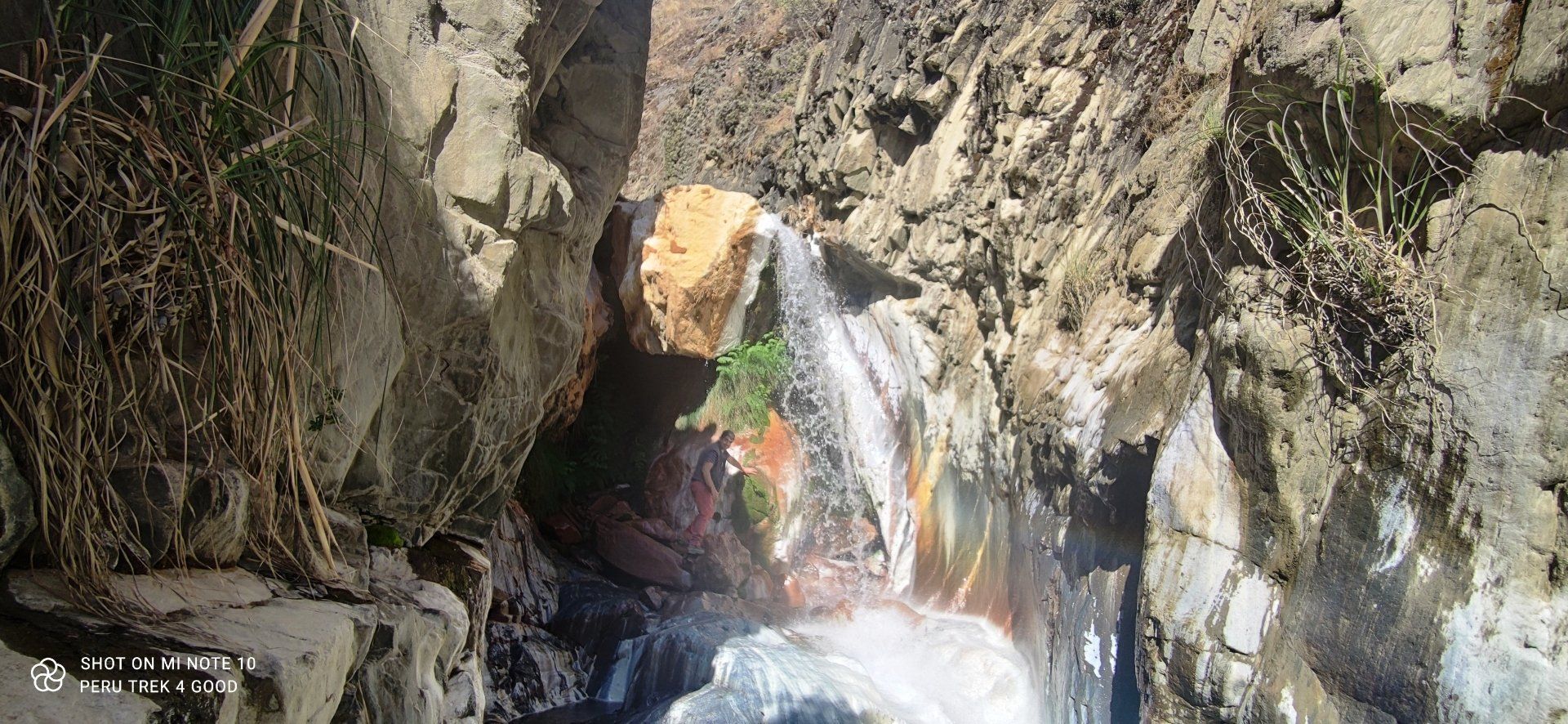 2 Colors Canyon Hike