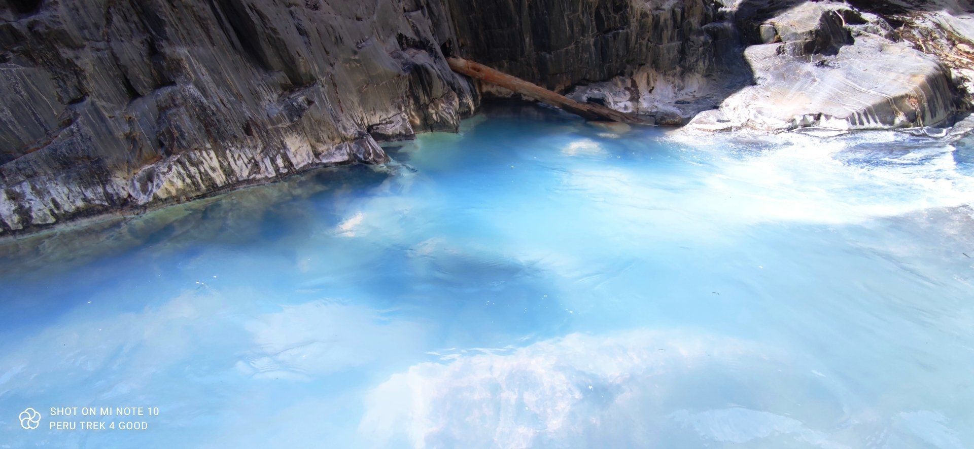 2 Colors Canyon Hike