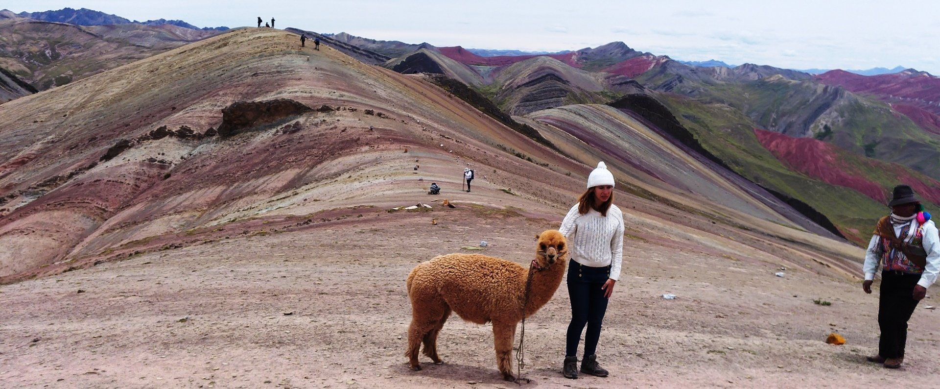 Palcoyo Rainbow mountain Hike
