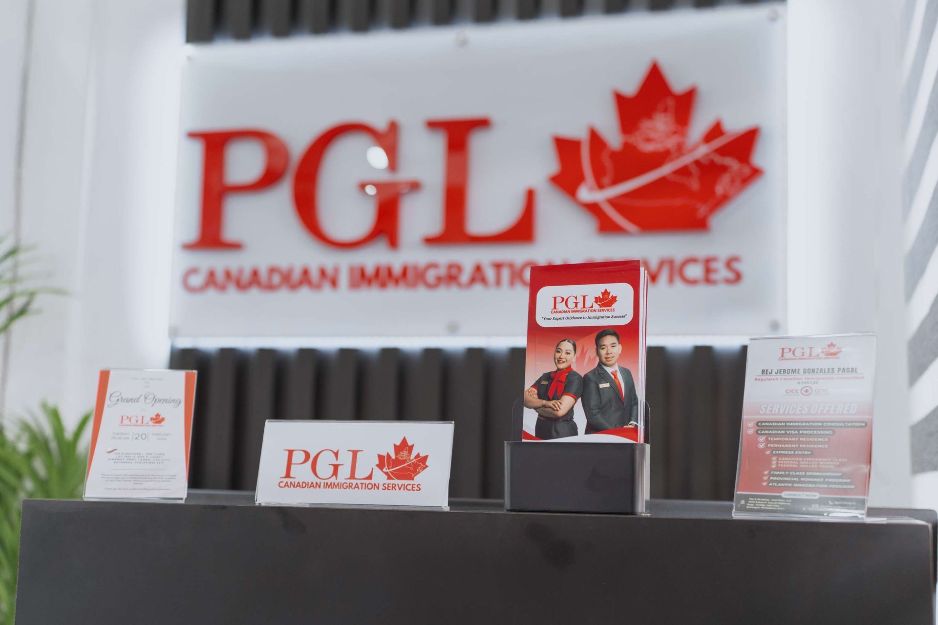 A sign that says ' canadian immigration vices ' on it
