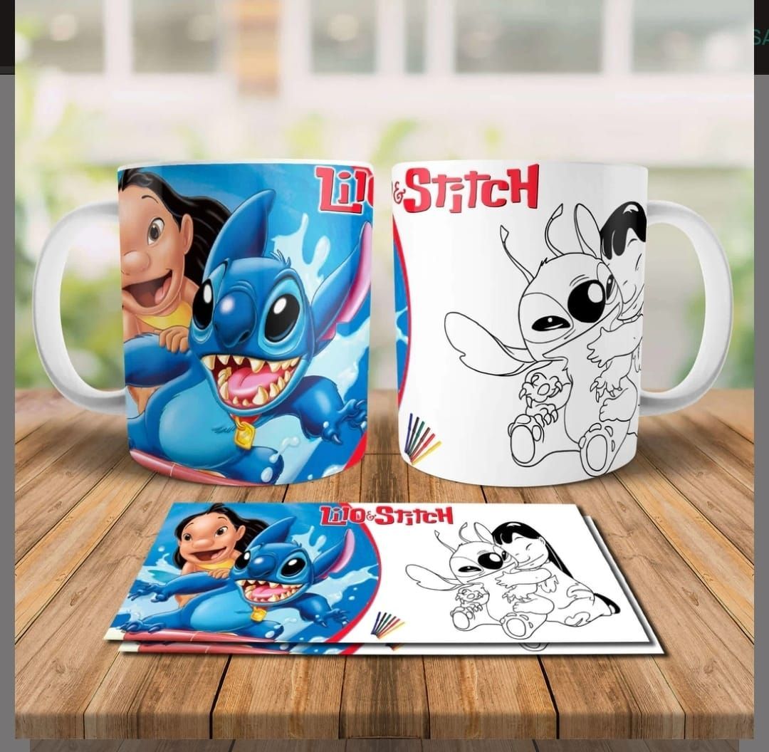 Taza de Disney Pixar Luca con diseño submarino de Luca y fondo de agua azul brillante