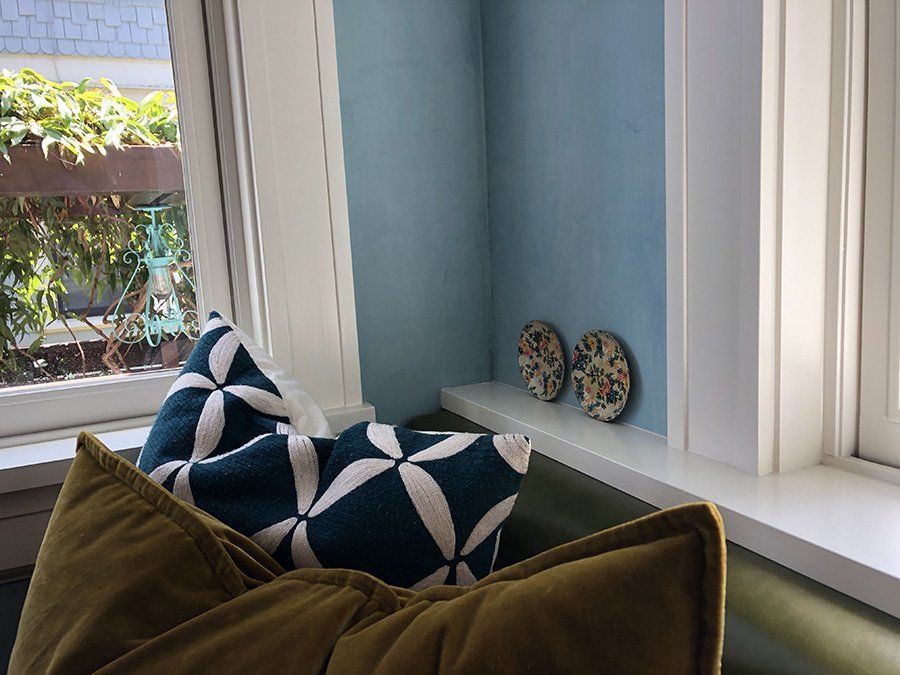 Kerri describes her style as “pretty funky and eclectic and filled with story: a mix of all the cultures and environments I’ve been in throughout my life.”
