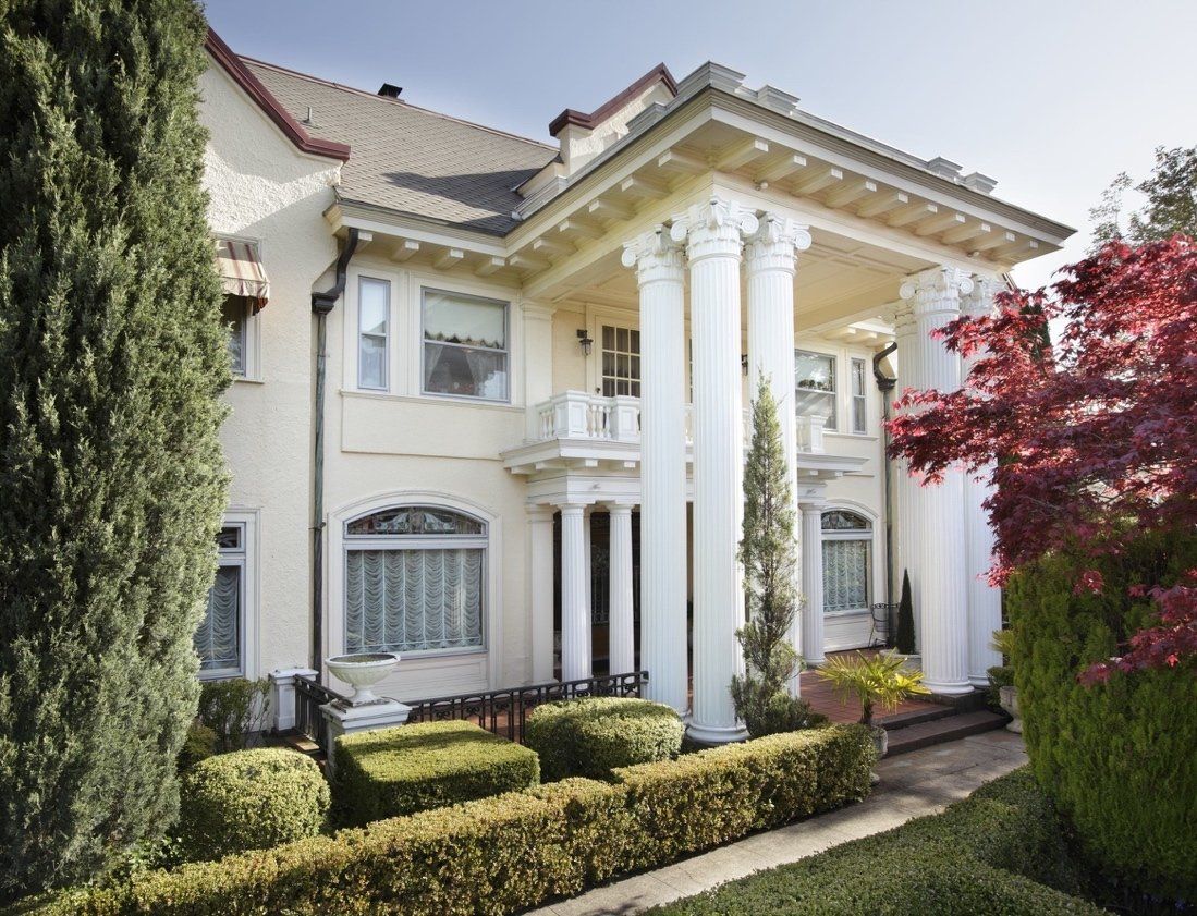 Barnes Mansion. Photo by Greg Kozawa