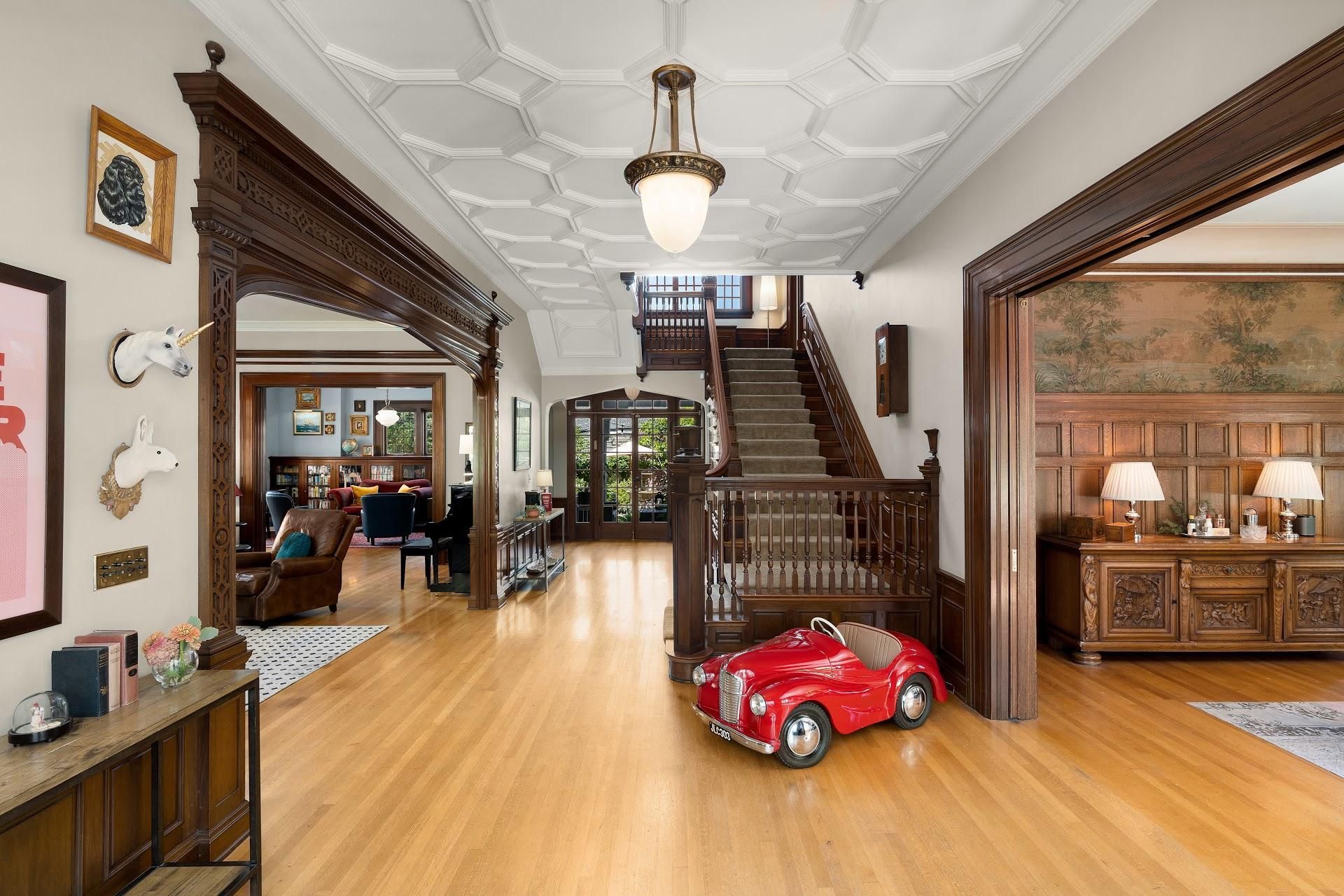 1916 Irvington Colonial Revival entry hall