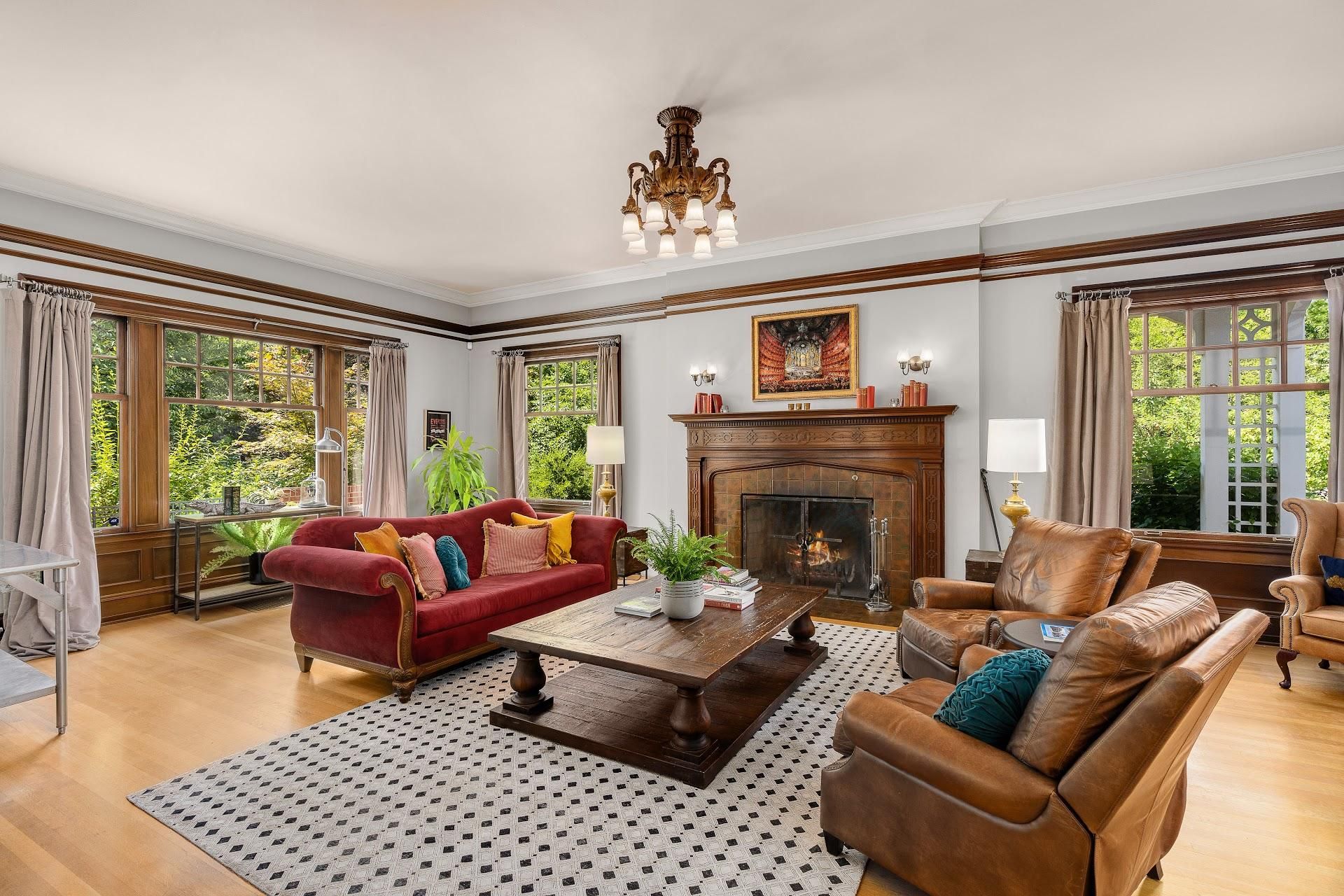 1916 Irvington Colonial Revival living room