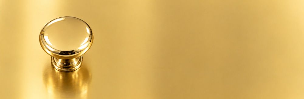 Lacquered brass finish swatch