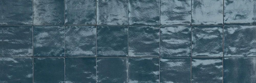 Porcelain wall tile