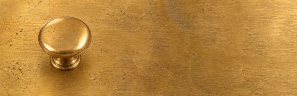 Unlacquered brass finish swatch