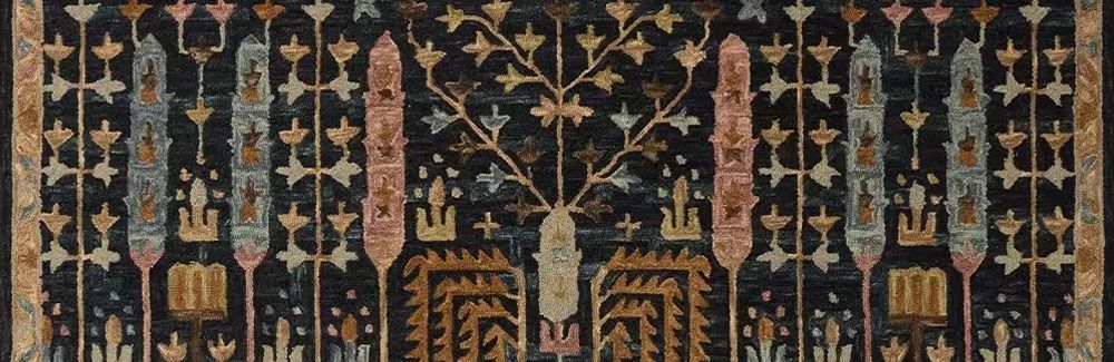 Wool area rug in neo-traditional pattern