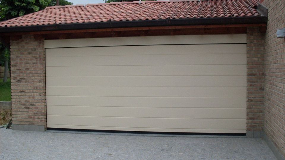 portone basculante per garage Serr Plus Novara