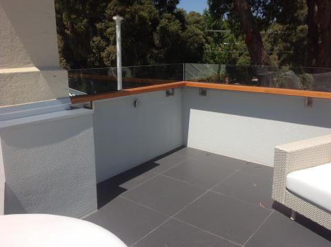 Nib Wall with Glass Panels — Hampton, VIC — Bayside Balustrades