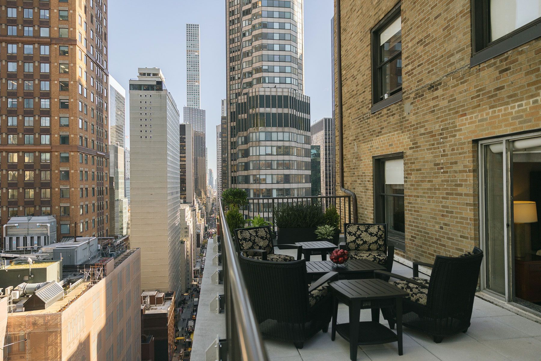 The Manhattan Club — gallery preview 2