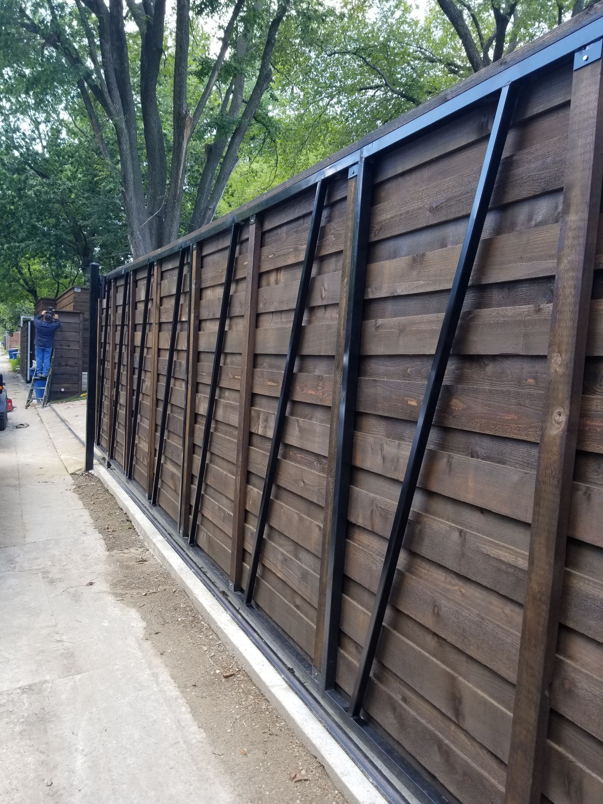 Slide gate
