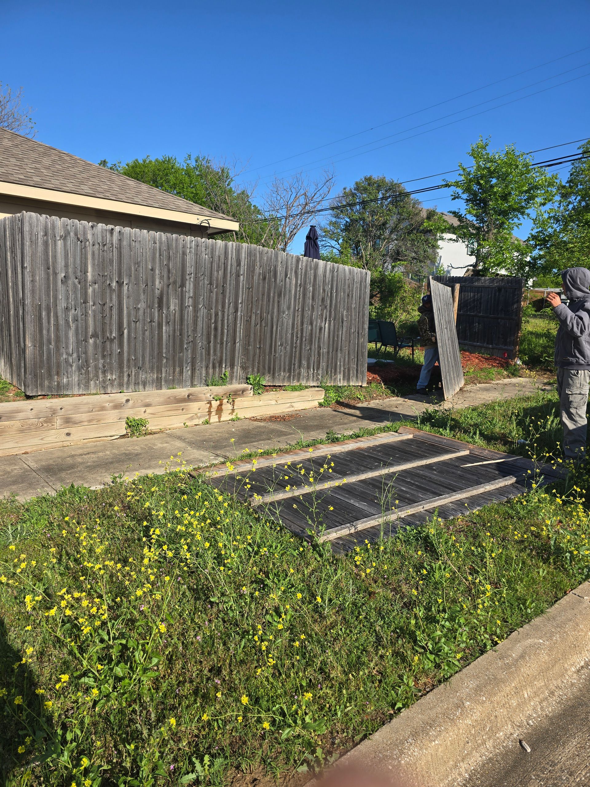 Replace your old damaged fence with a new fence from Ft Worth Fence And Patio