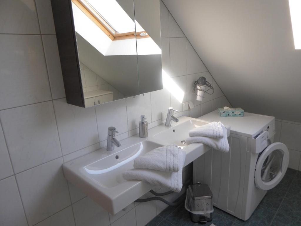 das Badezimmer im Haus ST09
