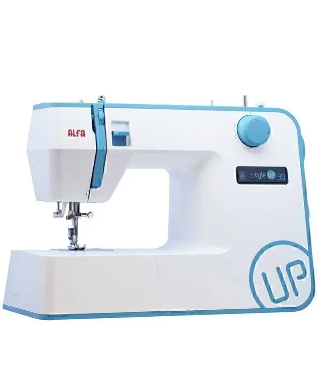 Una máquina de coser Alfa UP blanca y turquesa sobre un fondo blanco, con el logotipo de Alfa visible en la parte superior.