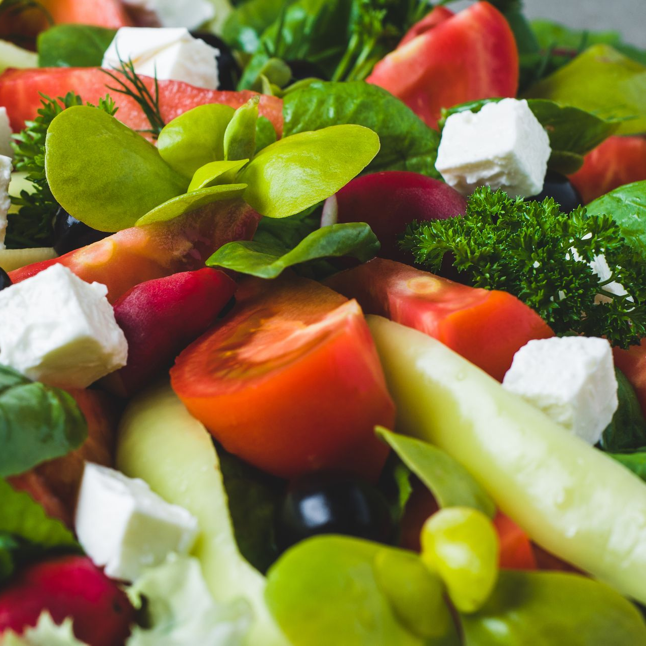 A plate of food with the words lunch & learn on it